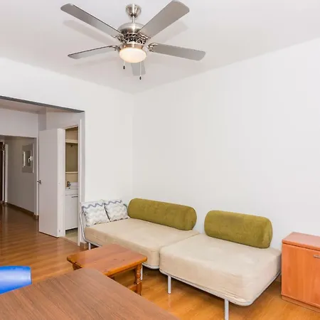Homeholidaysrentals Doris *