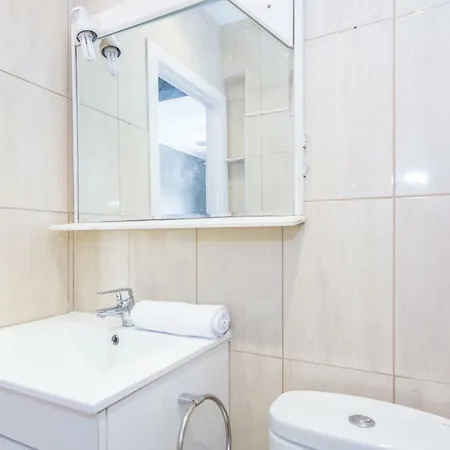 Homeholidaysrentals Doris *