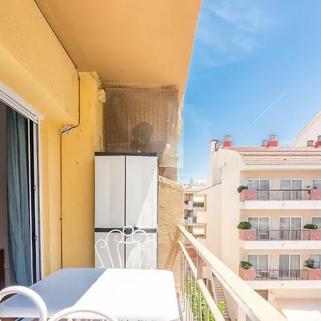 Homeholidaysrentals Doris *